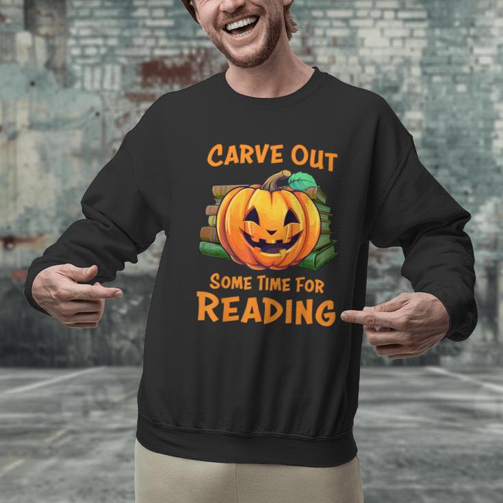 Halloween Teacher Librarian Pumpkin Reading Books Men Women Kids Men Graphic Sweatshirt, gift for family, gift for coworker