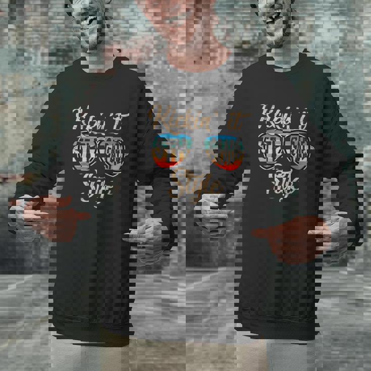 P41l Retro Kickin It 5th Grade Style Teacher Back To School For Men Women Girls Kids Men Graphic Sweatshirt, gift for family, gift for coworker