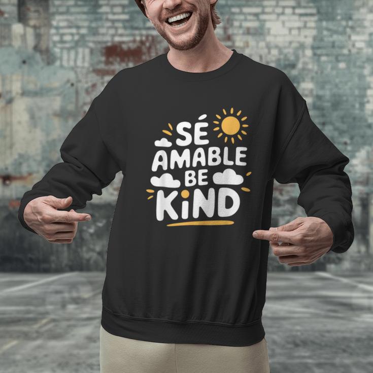 SÉ AMABLE Be Kind Bilingual Teacher Maestra Spanish Teacher Men Graphic Sweatshirt, gift for family, gift for coworker SÉ AMABLE Be Kind Bilingual Teacher Maestra Spanish Teacher Men Graphic Sweatshirt, gift for family, gift for coworker