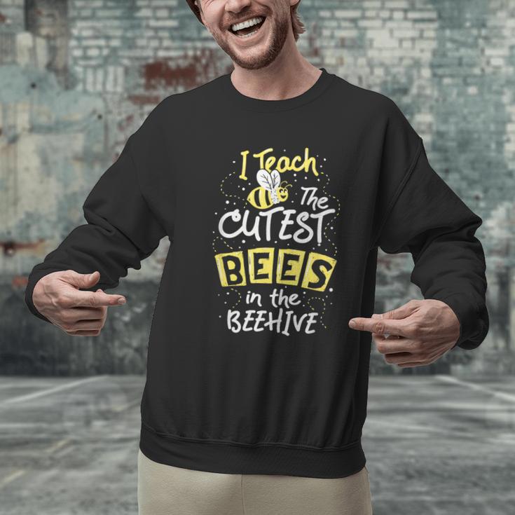I Teach The Cutest Bees In The Beehive Kindergarten Teacher Men Graphic Sweatshirt, gift for family, gift for coworker