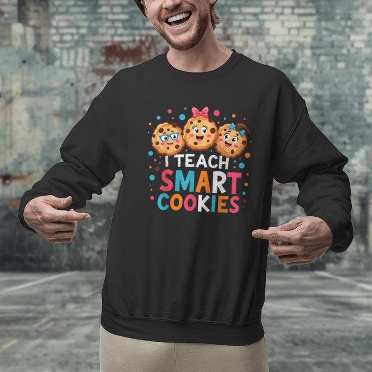 I Teach Smart Cookies Cute Back To School Teacher Men Graphic Sweatshirt, gift for family, gift for coworker