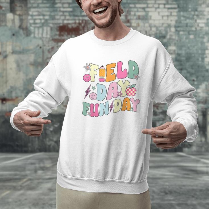 Field Day Fun Day Last Day Of School Teacher Student Men Graphic Sweatshirt, gift for family, gift for coworker