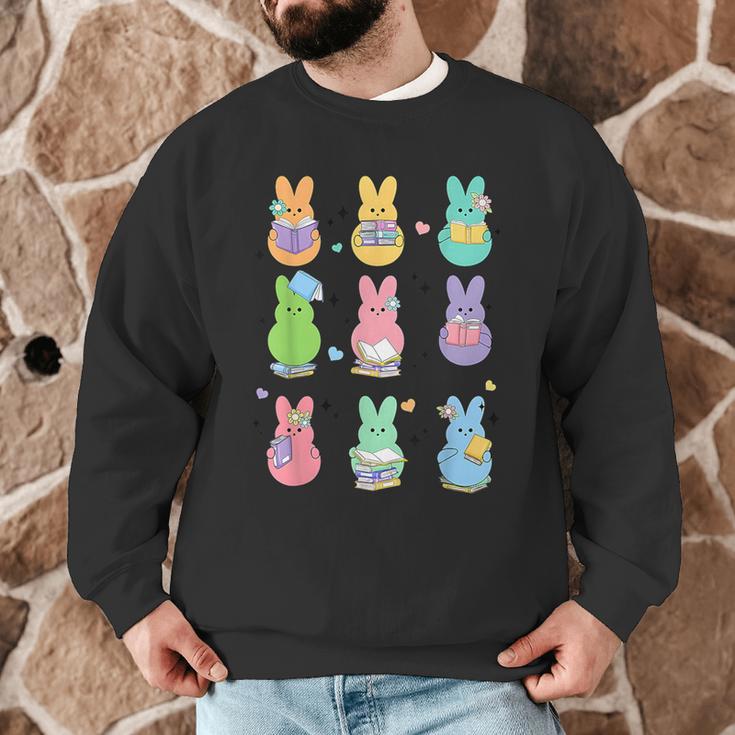 Bunny Reading Books Easter Day Librarian Teacher Book Men Graphic Sweatshirt, novelty gifts, funny gifts