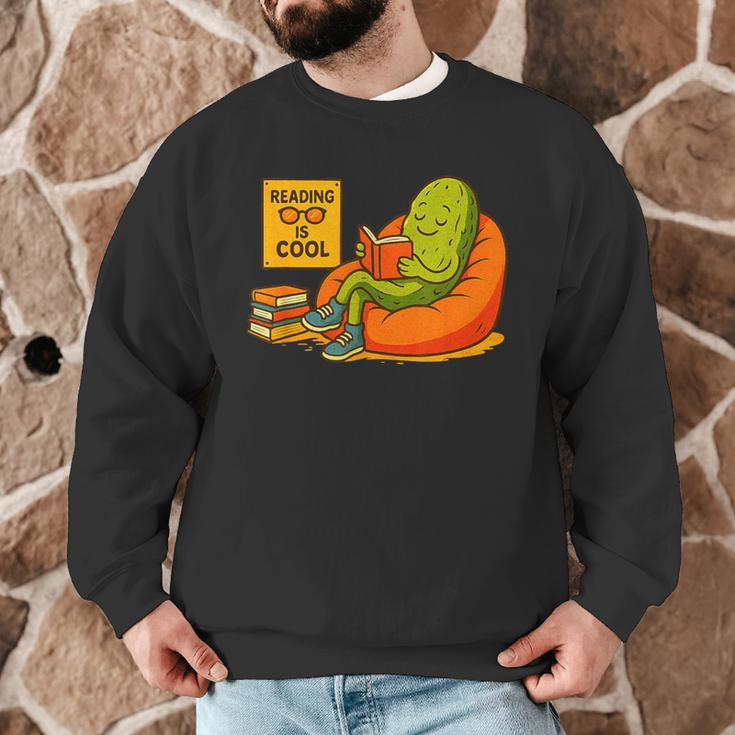 Pickle Reading Books Bookworm Teacher Librarian Kids Retro Men Graphic Sweatshirt, novelty gifts, funny gifts