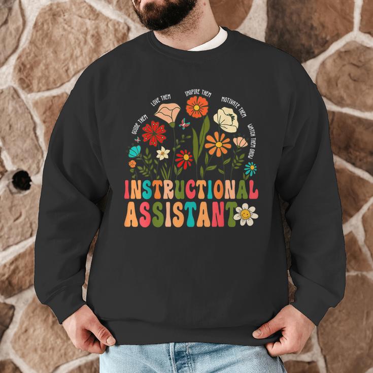 Retro Instructional Assistant Wildflowers Teacher Aide Men Graphic Sweatshirt, novelty gifts, funny gifts