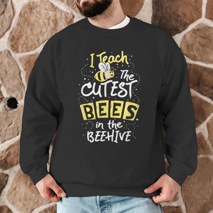 I Teach The Cutest Bees In The Beehive Kindergarten Teacher Men Graphic Sweatshirt, novelty gifts, funny gifts