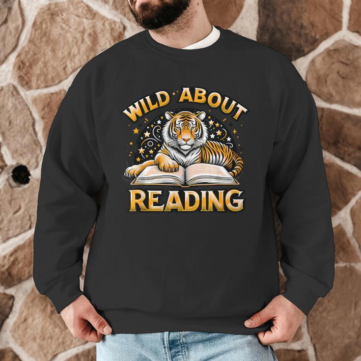 Wild About Reading Tiger For Teachers & Students Men Graphic Sweatshirt, novelty gifts, funny gifts