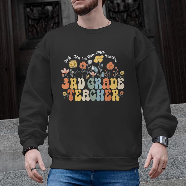3rd Third Grade Teacher Appreciation Teaching Wildflowers Men Graphic Sweatshirt