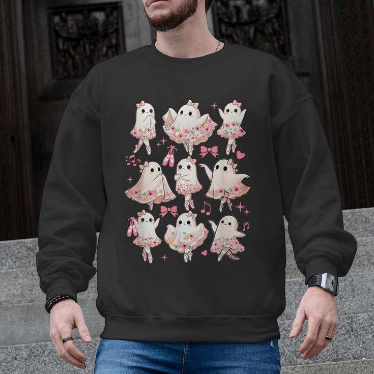 Ballet Ghost Ballet Dancer Spooky Dance Halloween Teacher Men Graphic Sweatshirt