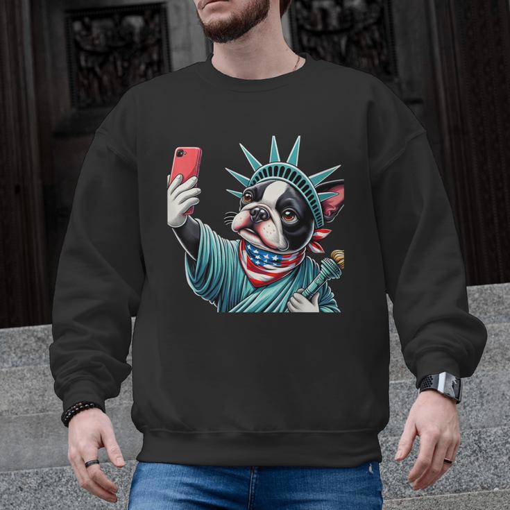 Boston Terrier Selfie Statue Of Liberty 4th Of July American Men Graphic Sweatshirt