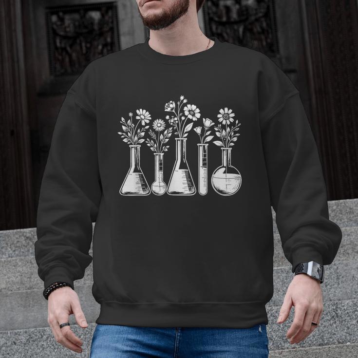 Botanical Beaker Science Teacher Floral Chemistry Lab Week Men Graphic Sweatshirt