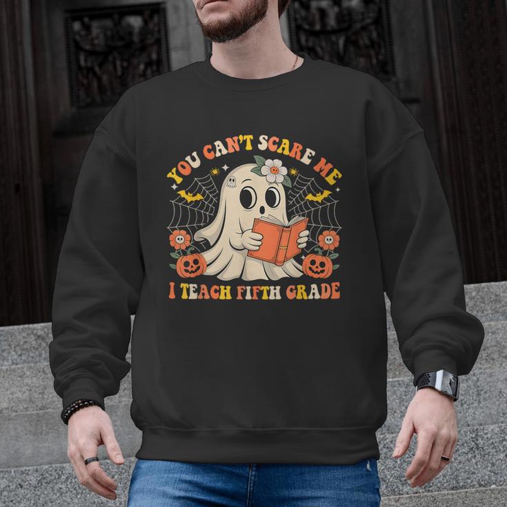You Can't Scare Me I Teach Fifth Grade Halloween Teacher Men Graphic Sweatshirt