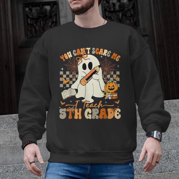 You Can't Scare Me I Teach Fifth Grade Teacher Halloween Men Graphic Sweatshirt
