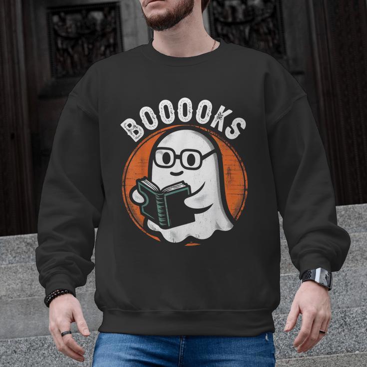 Cute Ghost Book Reading Books Lover Retro Halloween Teacher Men Graphic Sweatshirt