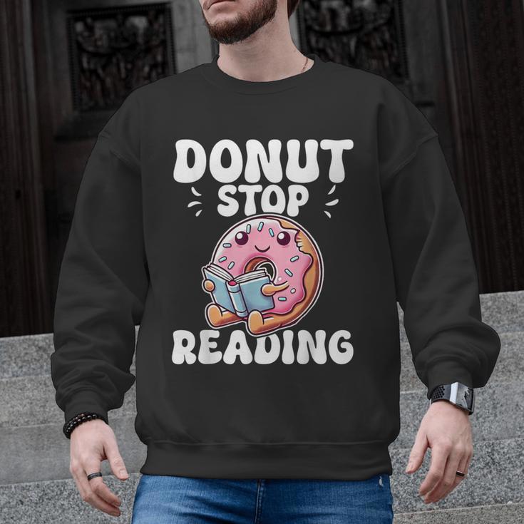 Donut Stop Reading Kawaii Teacher Preschool Kindergarten Men Graphic Sweatshirt