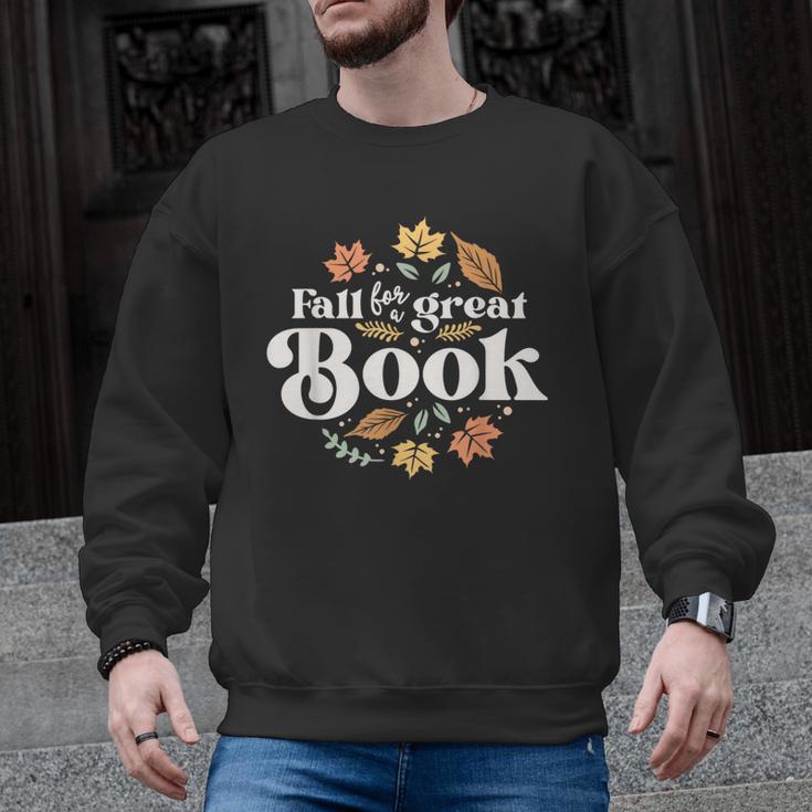 Fall For A Great Book Reading Librarian Autumn Teacher Men Graphic Sweatshirt