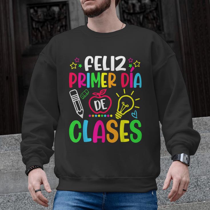 Feliz Primer Dia De Clases Kids Girl Teacher Spanish School Men Graphic Sweatshirt
