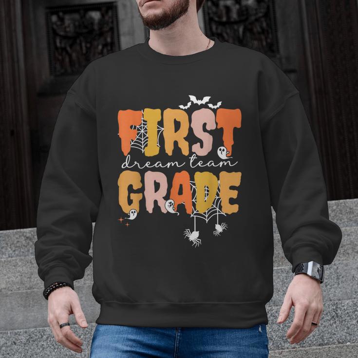 First Grade Dream Retro Team Fall Halloween Spooky Teachers Men Graphic Sweatshirt