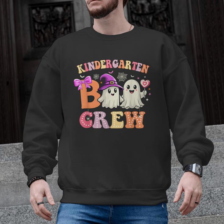 Groovy Kindergarten Boo Crew Kinder Halloween Teacher Kids Men Graphic Sweatshirt