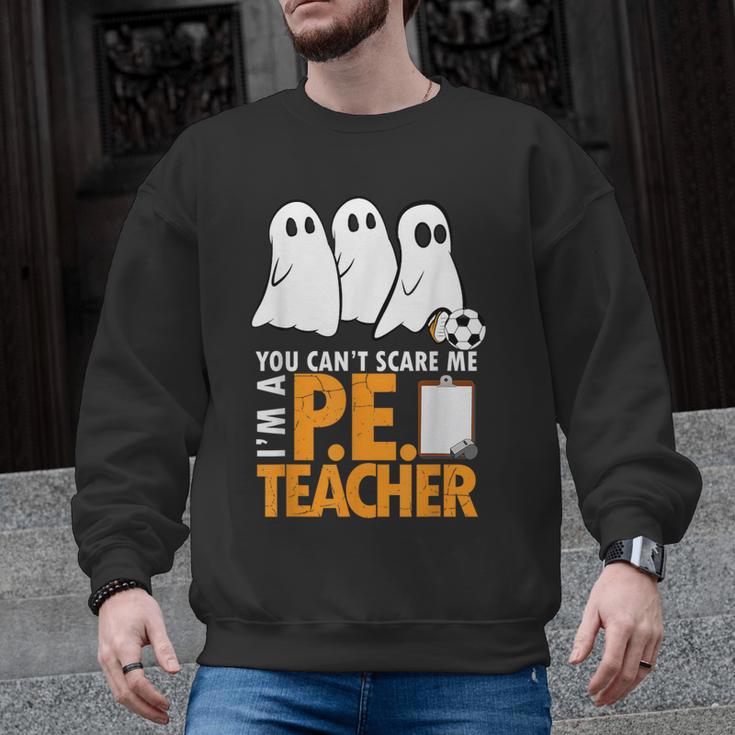 Halloween PE Teacher Shirt Can't Scare Me Men Graphic Sweatshirt