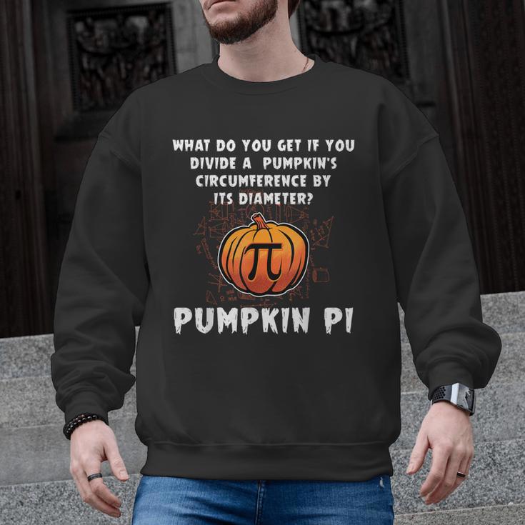 Halloween Pumpkin Pi Math Geometry Teachers Students For Men Women Kids Men Graphic Sweatshirt