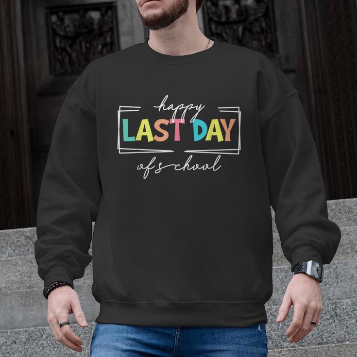 Happy Last Day Of School Shirt Men Women Teacher Student Men Graphic Sweatshirt