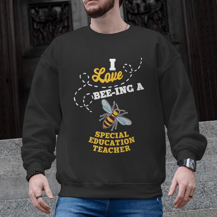 I Love Bee-Ing A Special Education Teacher Honey Bee Job For Men Women Men Graphic Sweatshirt