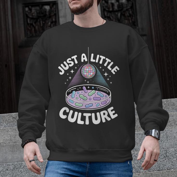 Microbiology Lab Love Culture Biology Teacher Lab Tech Men Graphic Sweatshirt