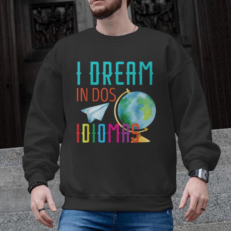 Multilingual Teacher In Dos Idiomas Linguist Language Men Graphic Sweatshirt