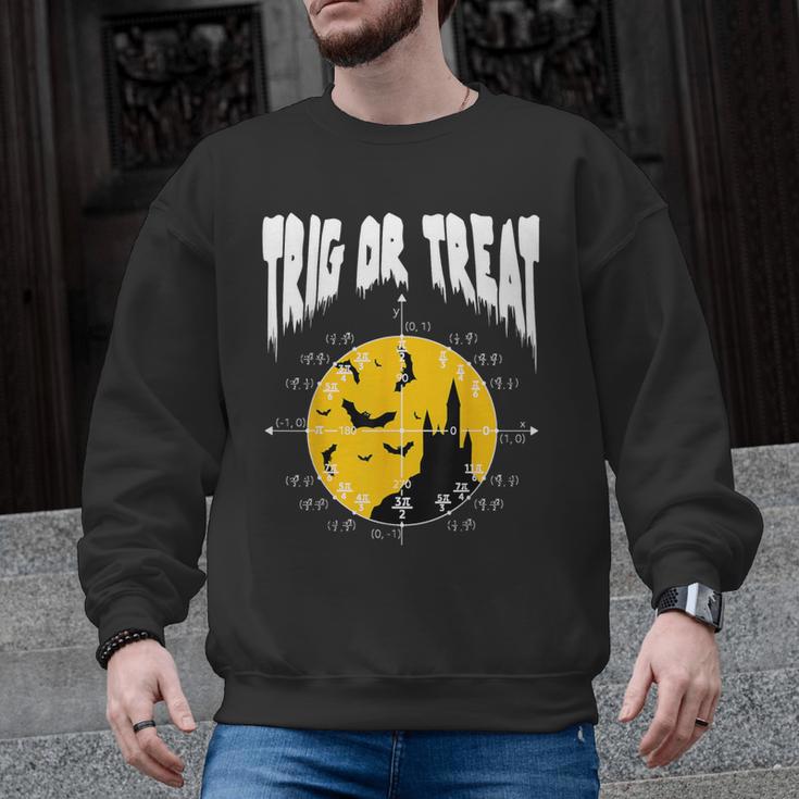 Nerdy Trig Or Treat Halloween Costume Math Teacher Men Graphic Sweatshirt