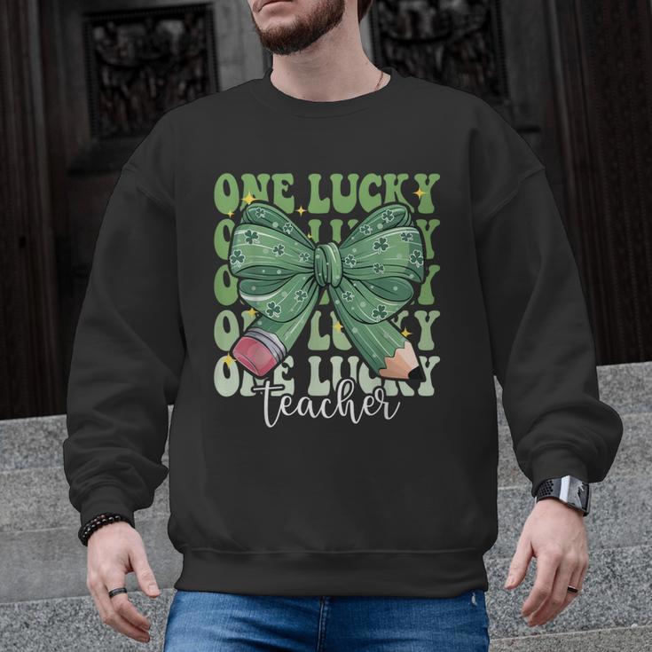 One Lucky Teacher Coquette Bow St Patricks Day Teacher Men Graphic Sweatshirt
