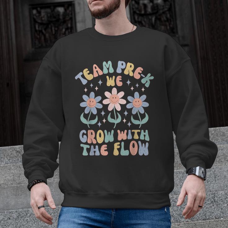 Preschool Teacher Appreciation Team Pre-K Grow With The Flow Men Graphic Sweatshirt