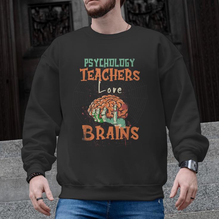 Psychology Teachers Love Brains Halloween For Psychologists Men Women Men Graphic Sweatshirt