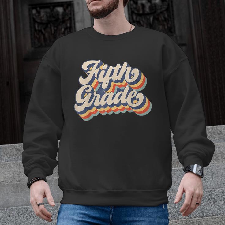 Retro Sunset Fifth Grade Teacher & Student Back To School Men Graphic Sweatshirt