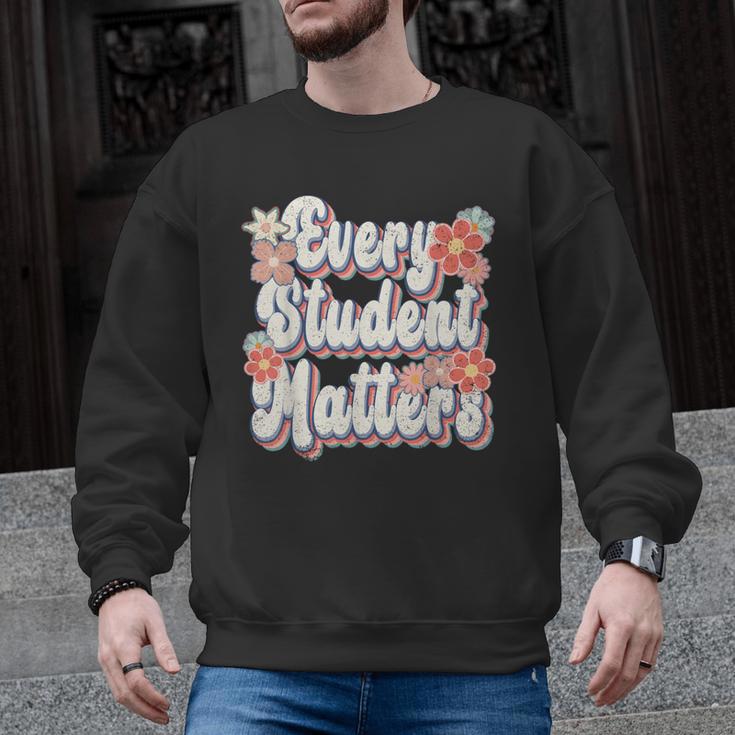 Retro Vintage Every Student Matters Teacher Paraprofessional Men Graphic Sweatshirt