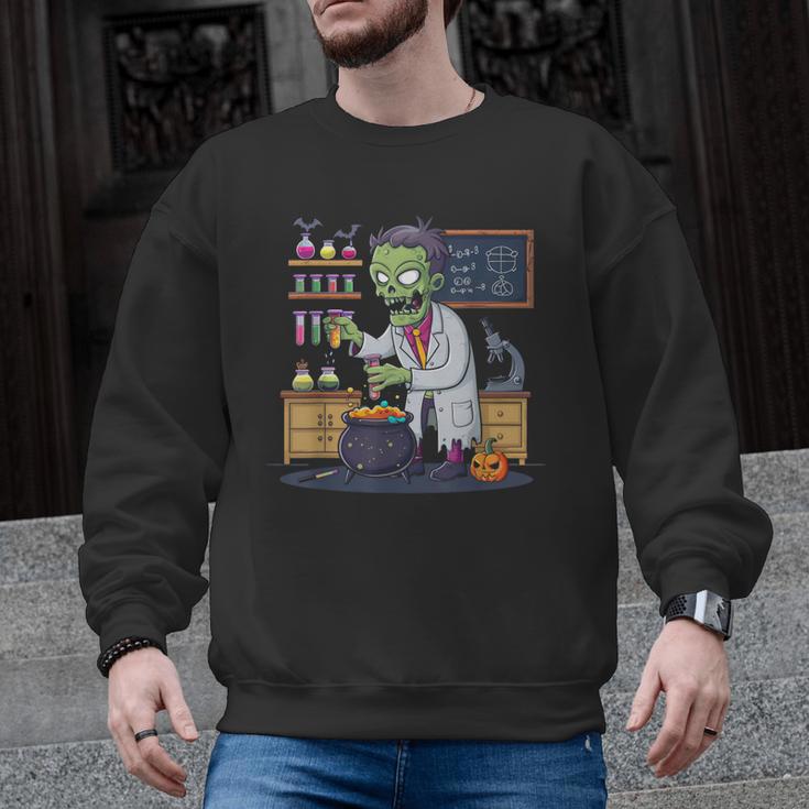 Science Teacher Halloween Shirt Zombie Chemistry Scientist Men Graphic Sweatshirt