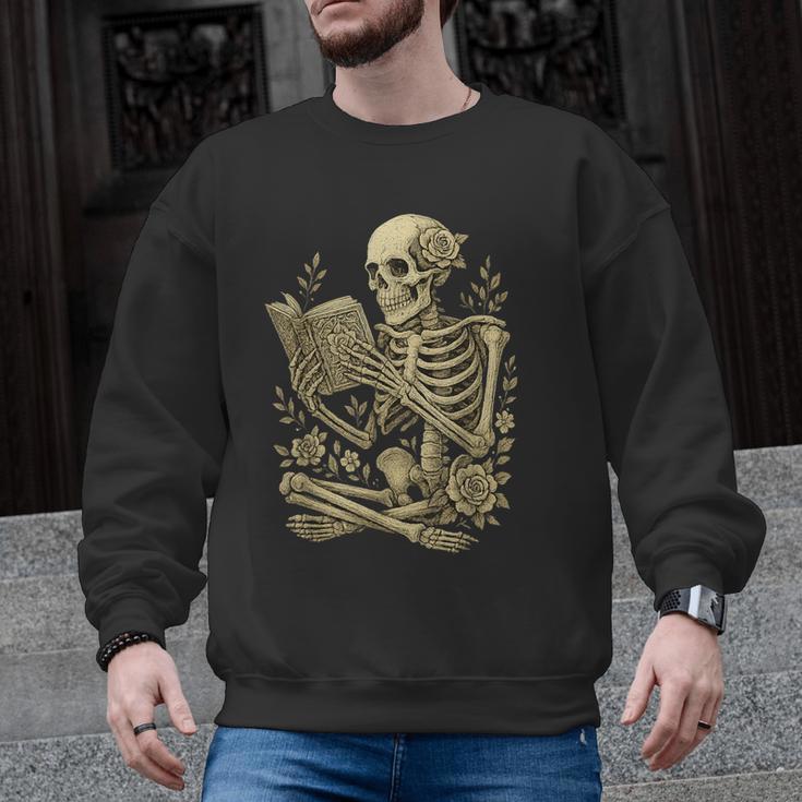 Skeleton Book Floral Skull Halloween Teacher Costume Men Graphic Sweatshirt