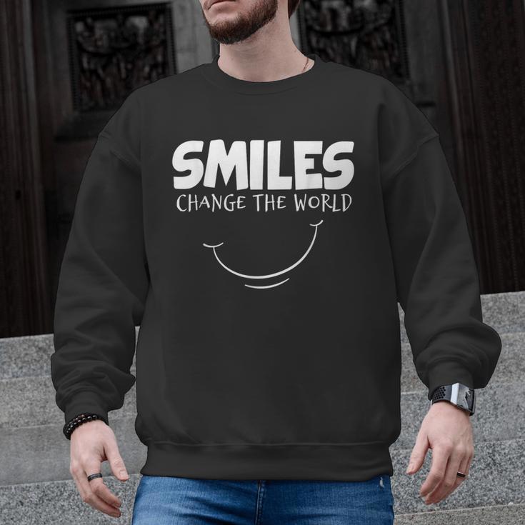 Smile Smiles Change The World Teacher T-Shirt Happy T-Shirt Men Graphic Sweatshirt