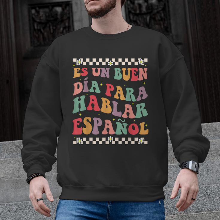 Spanish Teacher Maestra Hablar EspañOl Bilingual Teacher Men Graphic Sweatshirt