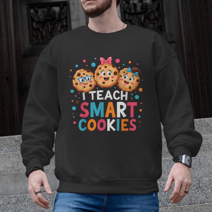 I Teach Smart Cookies Cute Back To School Teacher Men Graphic Sweatshirt