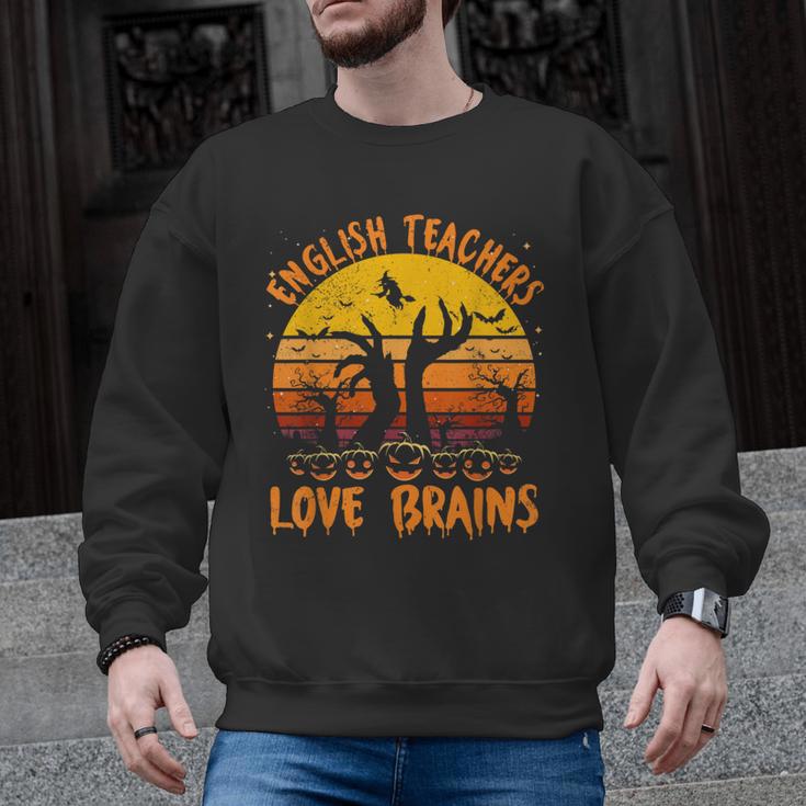 Teacher Halloween All English Teachers Love Brains Men Graphic Sweatshirt