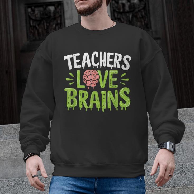 Teachers Love Brains Halloween Teacher Zombie Men Graphic Sweatshirt