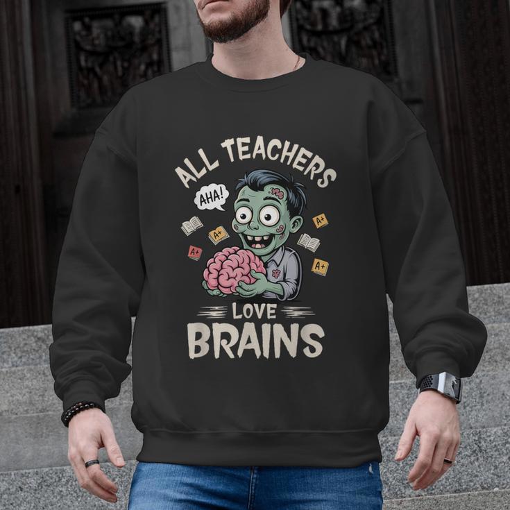 Teachers Love Brains Tee-Shirt Men Women Halloween Teacher Men Graphic Sweatshirt