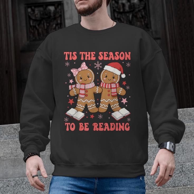 Tis The Season Reading Christmas Shirt Book Lovers Teacher Men Graphic Sweatshirt
