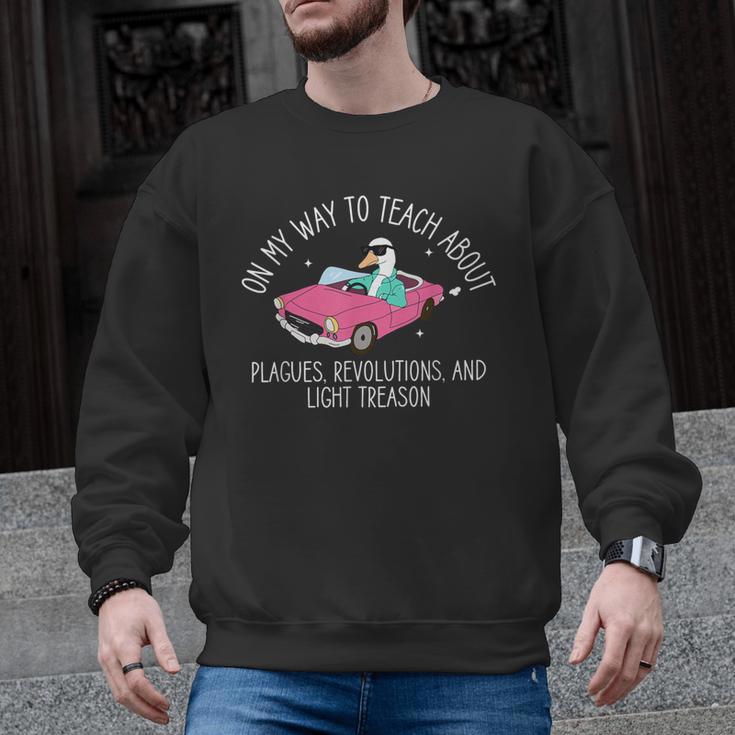 History Teacher Silly Goose Back To School Social Studies Men Graphic Sweatshirt