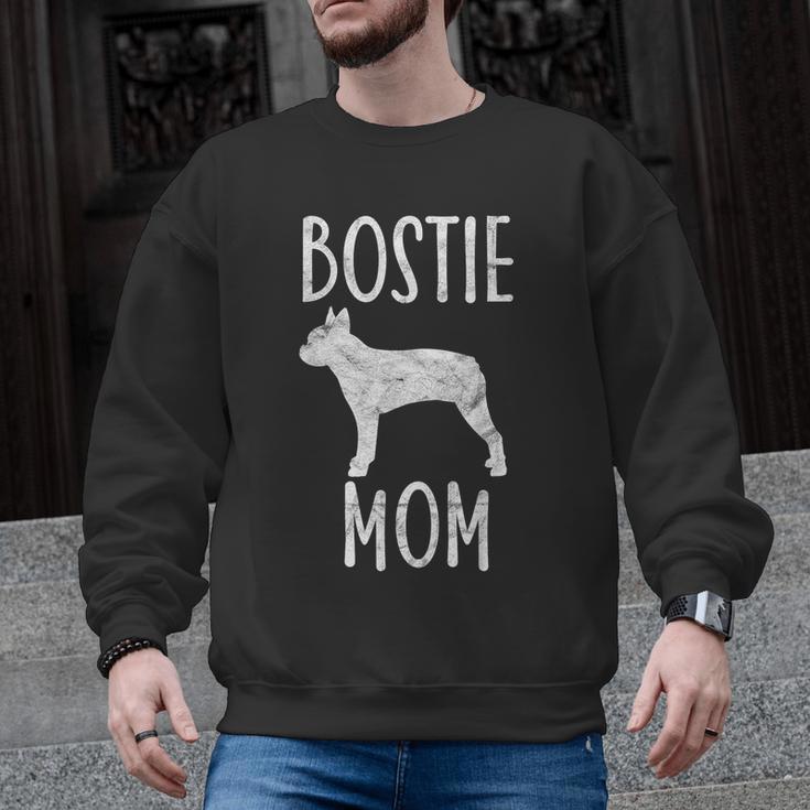 Vintage Boston Terrier Mom Dog Owner Bostie Mother Men Graphic Sweatshirt