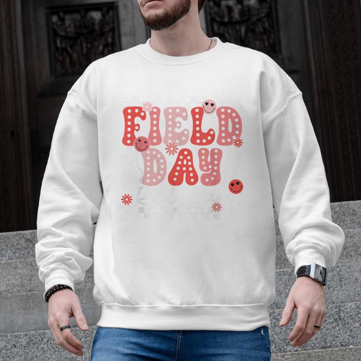 Field Day Red Team Outdoor Field Day Games For Kids Teacher Men Graphic Sweatshirt