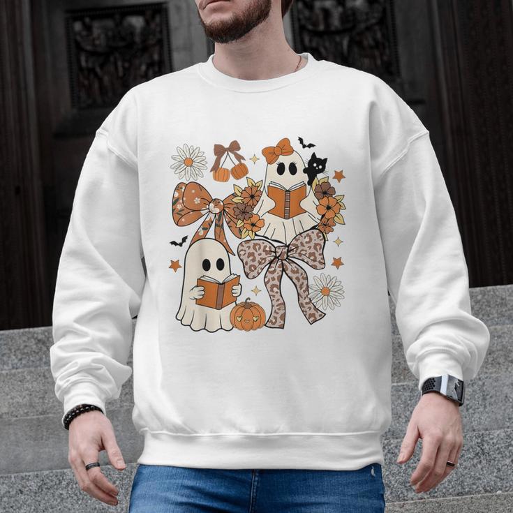 Ghost Reading Books Halloween Bow Spooky Teacher Student Men Graphic Sweatshirt
