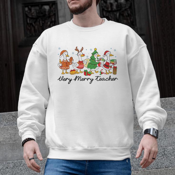 Very Merry Teacher Christmas Goose Silly Holiday Party Men Graphic Sweatshirt
