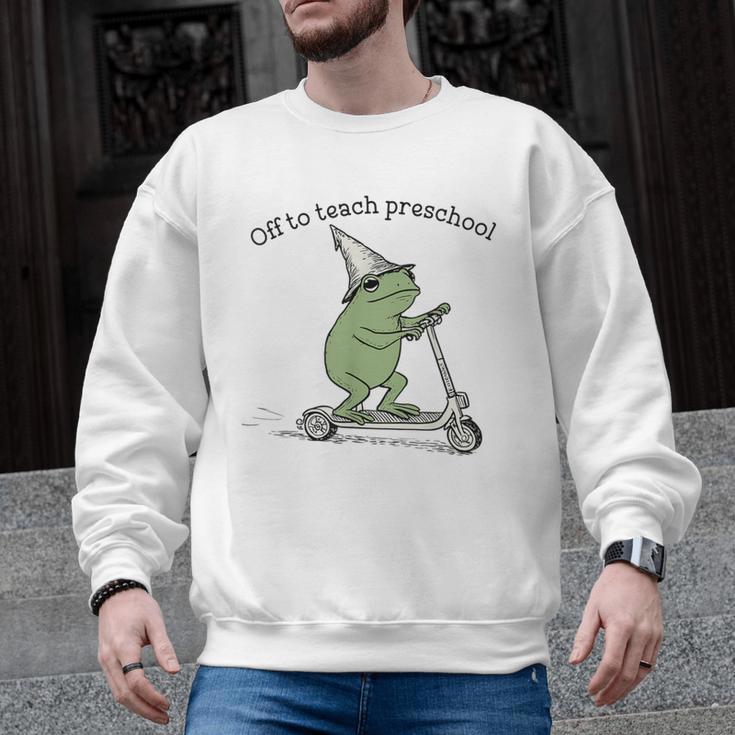Pre K Grade Teacher Frog Back To School Preschool Men Graphic Sweatshirt